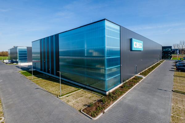 Kobelco Europe koos voor duurzaam, universeel meubilair met scherpe prijs-kwaliteitverhouding, persoonlijk contact en snelle levering. Ontdek hun ervaring.