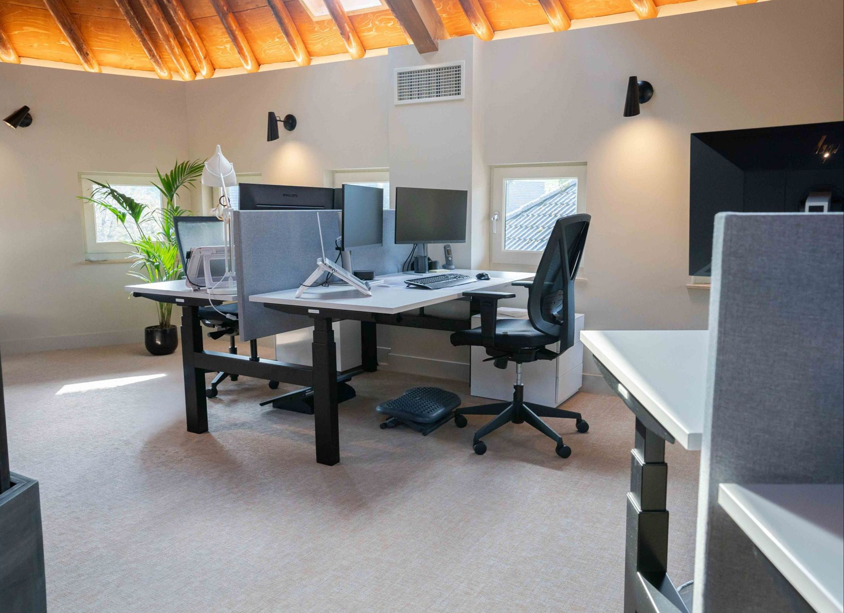 Akoestische tussenwand - rondom gestoffeerd